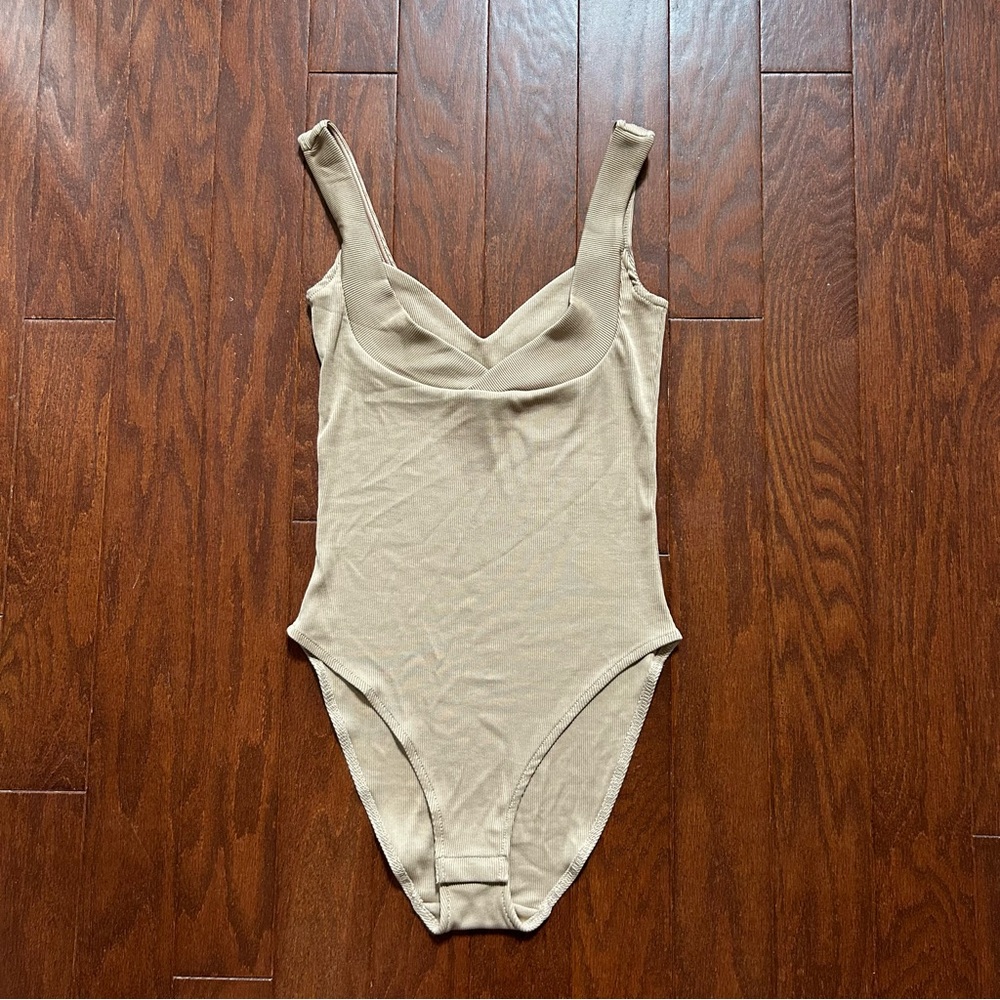 H&M Tan Silky Texture Ribbed “V” Neck Bodice Body Suit Size XS